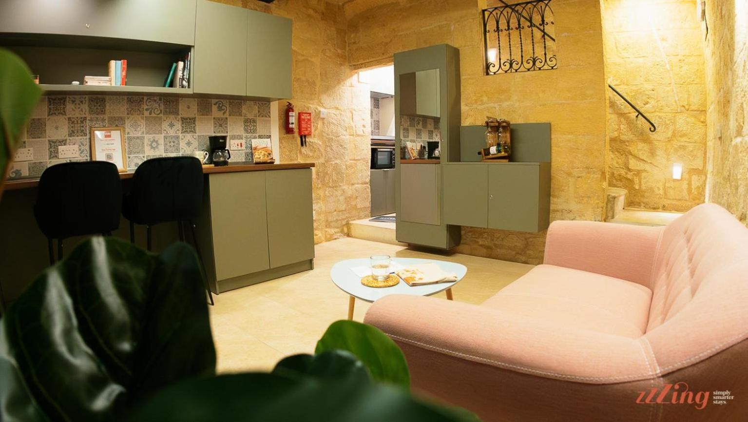 A Traditional Maltese Home In The Three Cities Birgu Bagian luar foto